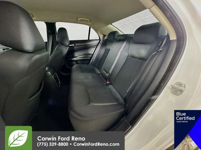 Used 2022 Chrysler 300 Touring image 25