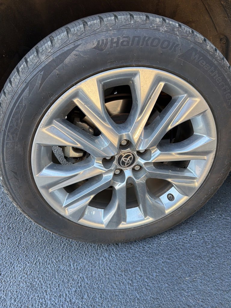 Used 2022 Toyota Highlander Limited image 7