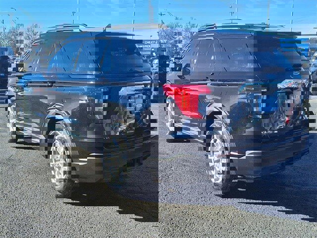 Certified 2020 Ford Explorer XLT w/ Class III Trailer Tow Package image 3