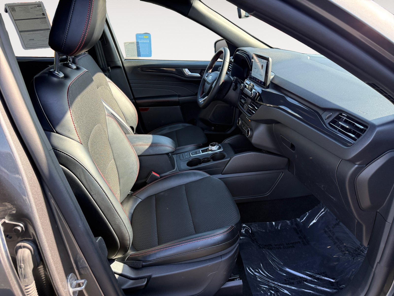 Certified 2025 Ford Escape ST-Line FWD image 19