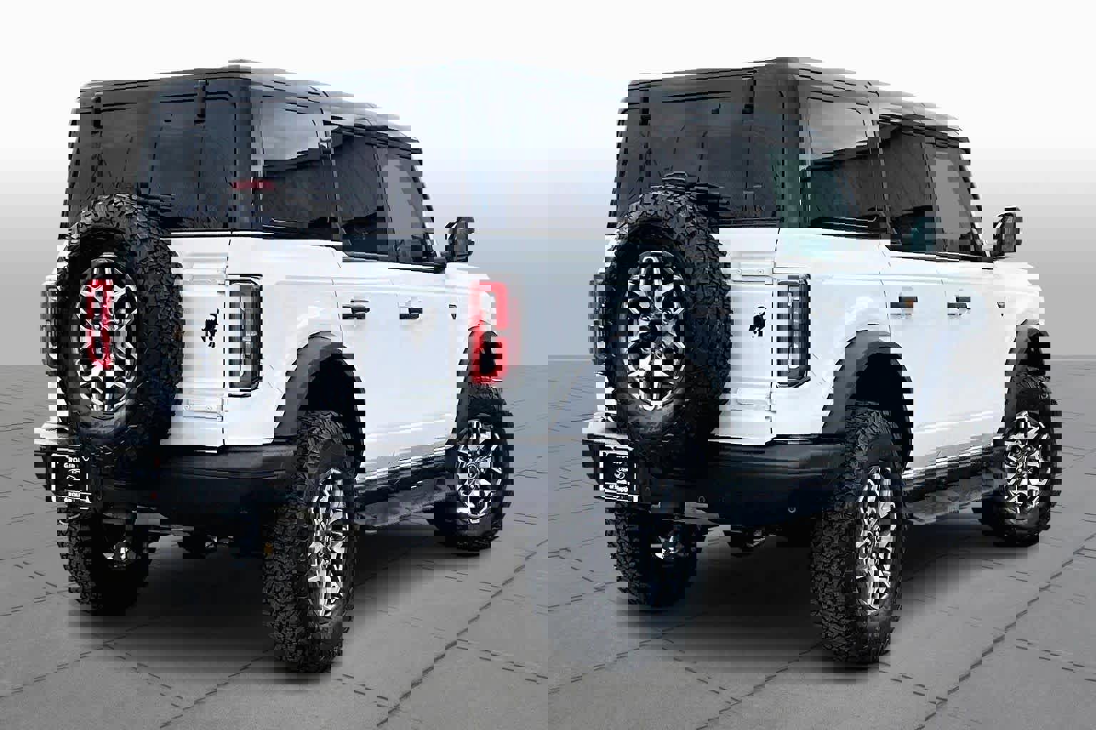 Certified 2025 Ford Bronco Badlands image 3