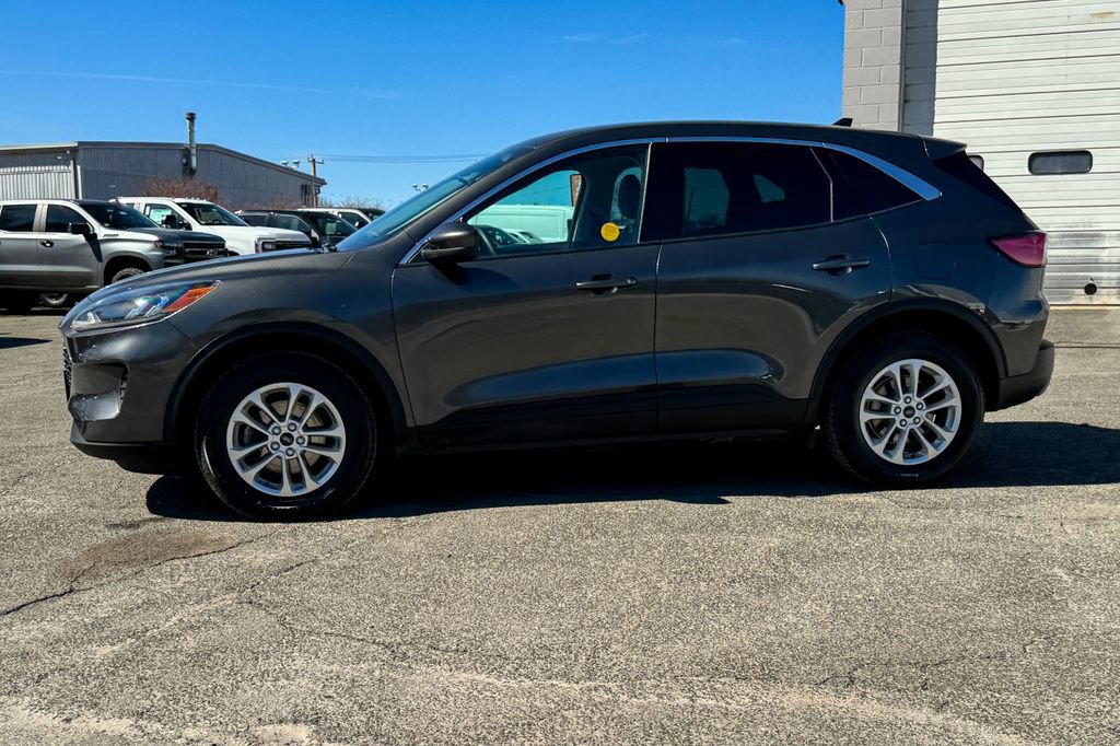 Certified 2020 Ford Escape SE image 2