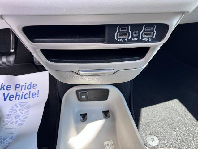 Used 2023 Chrysler Pacifica Touring-L FWD image 30