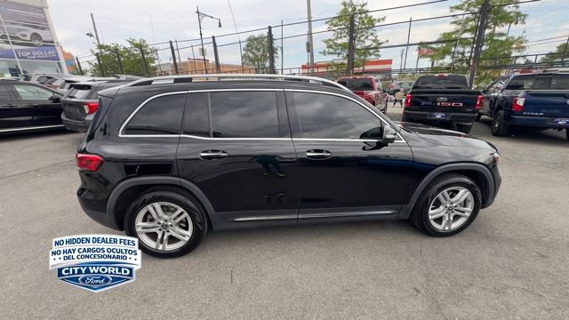 Used 2021 Mercedes-Benz GLB 250 4MATIC w/ Premium Package image 4