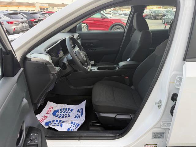 Used 2025 Nissan Kicks S image 11