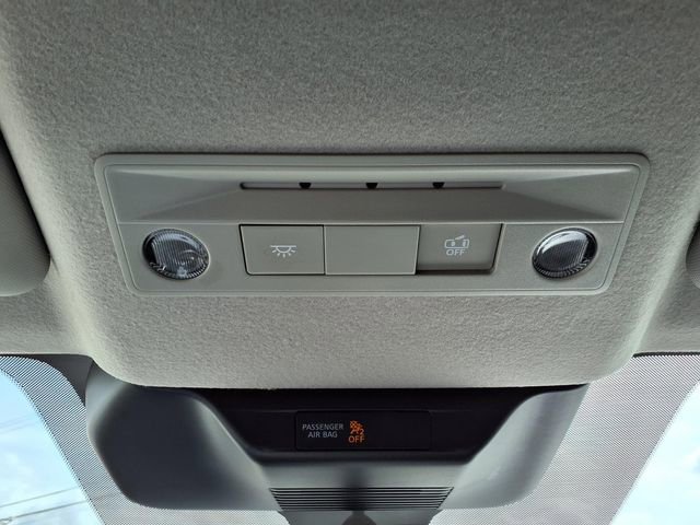 Used 2025 Nissan Kicks SV w/ Charging Package FWD image 14