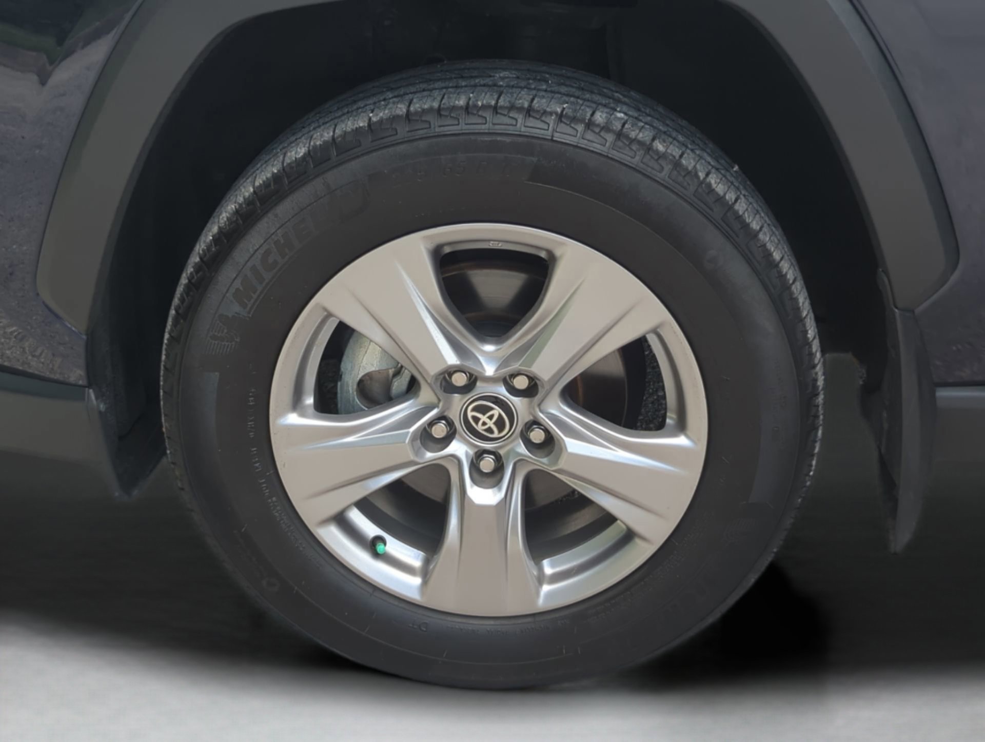 Used 2025 Toyota RAV4 XLE w/ Convenience Package image 69