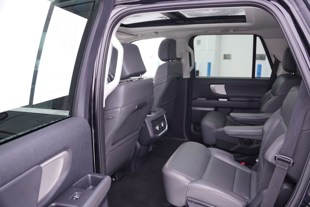 Certified 2025 Ford Expedition Active image 18