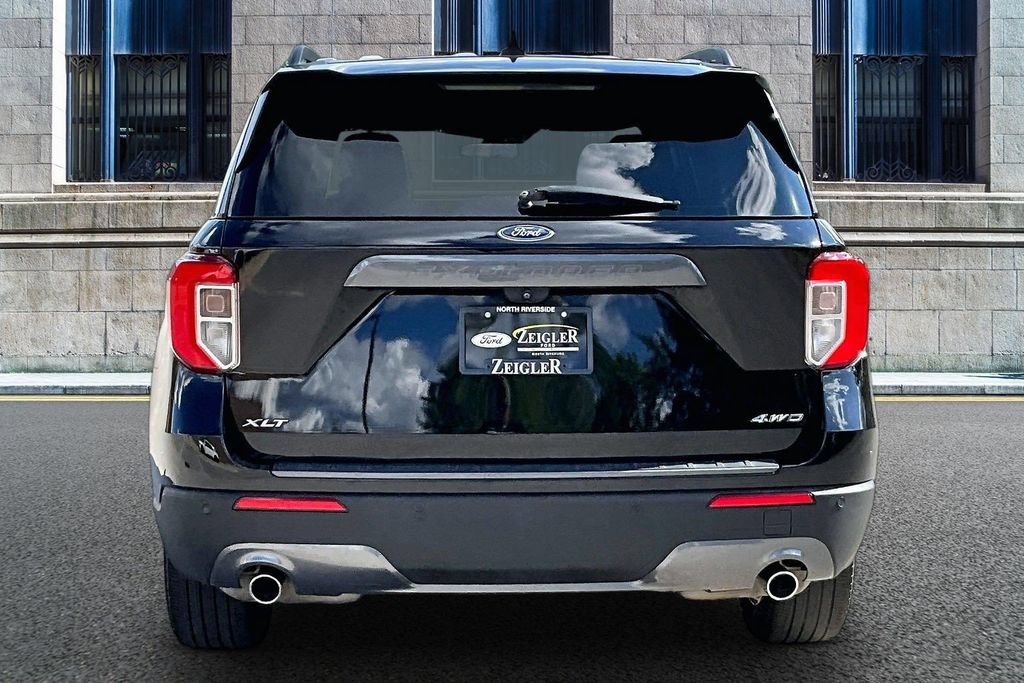 Certified 2022 Ford Explorer XLT w/ Equipment Group 202A AWD/4WD image 4