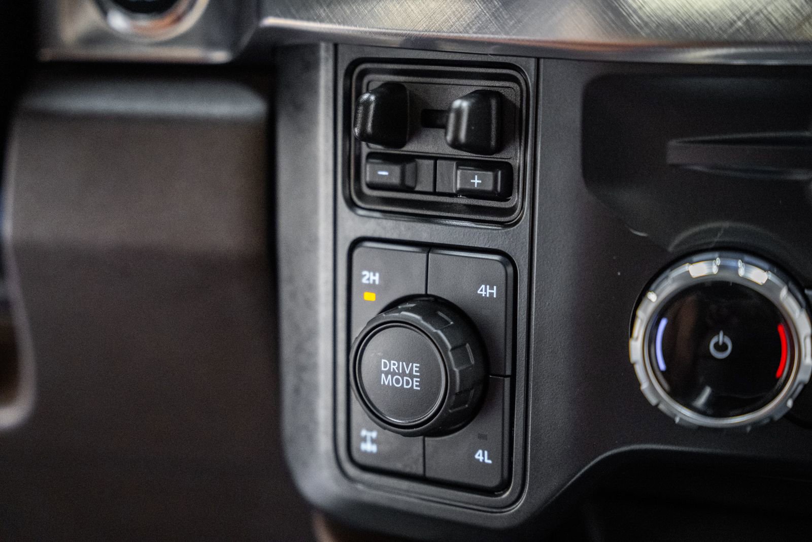 Certified 2024 Ford F350 King Ranch w/ Chrome Package image 35