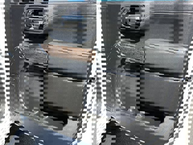 Used 2022 GMC Sierra 3500 Denali w/ Denali Ultimate Package image 21