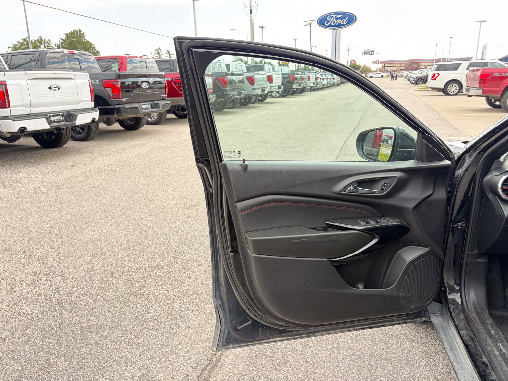 Used 2024 Chevrolet Trax RS w/ Sunroof Package FWD image 11