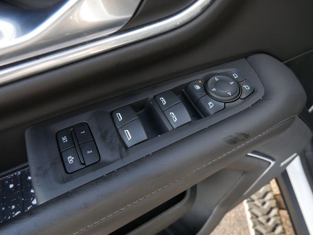 Used 2023 Chevrolet Tahoe Z71 w/ Luxury Package image 13