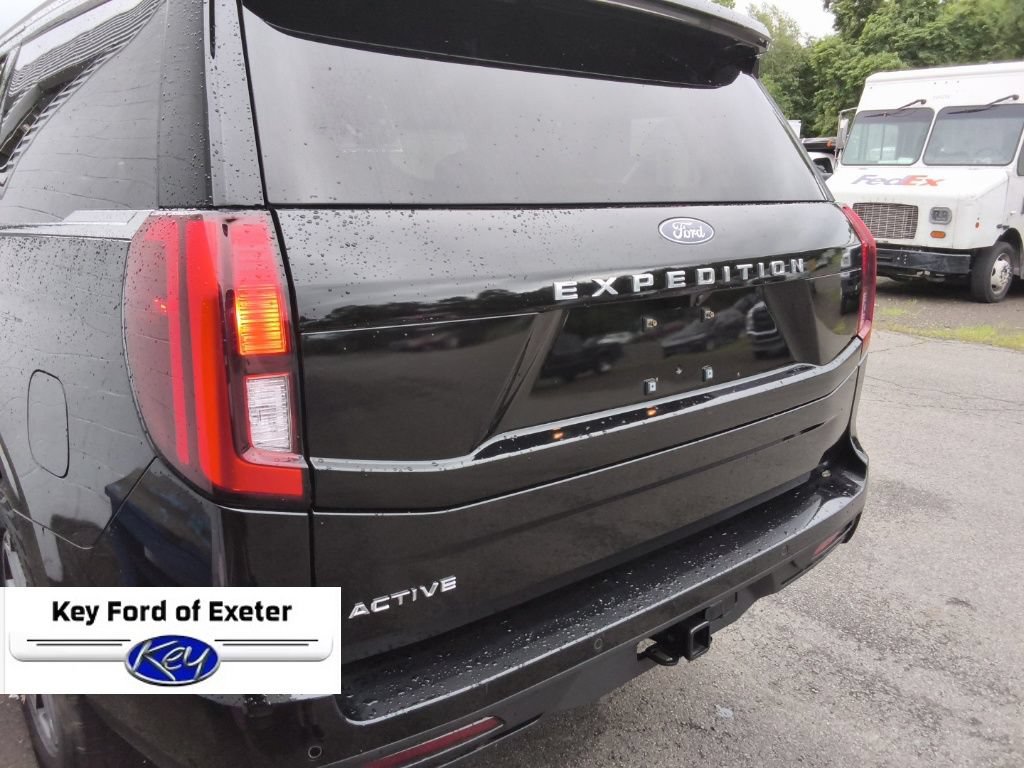 Certified 2025 Ford Expedition Active AWD/4WD image 7