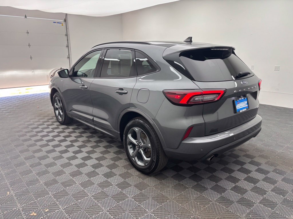 Certified 2023 Ford Escape ST-Line w/ Tech Pack #1 AWD/4WD image 12