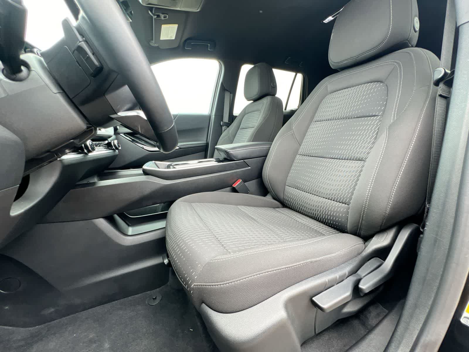 Used 2025 Chevrolet Equinox LT w/ Safety and Technology Package AWD/4WD image 16