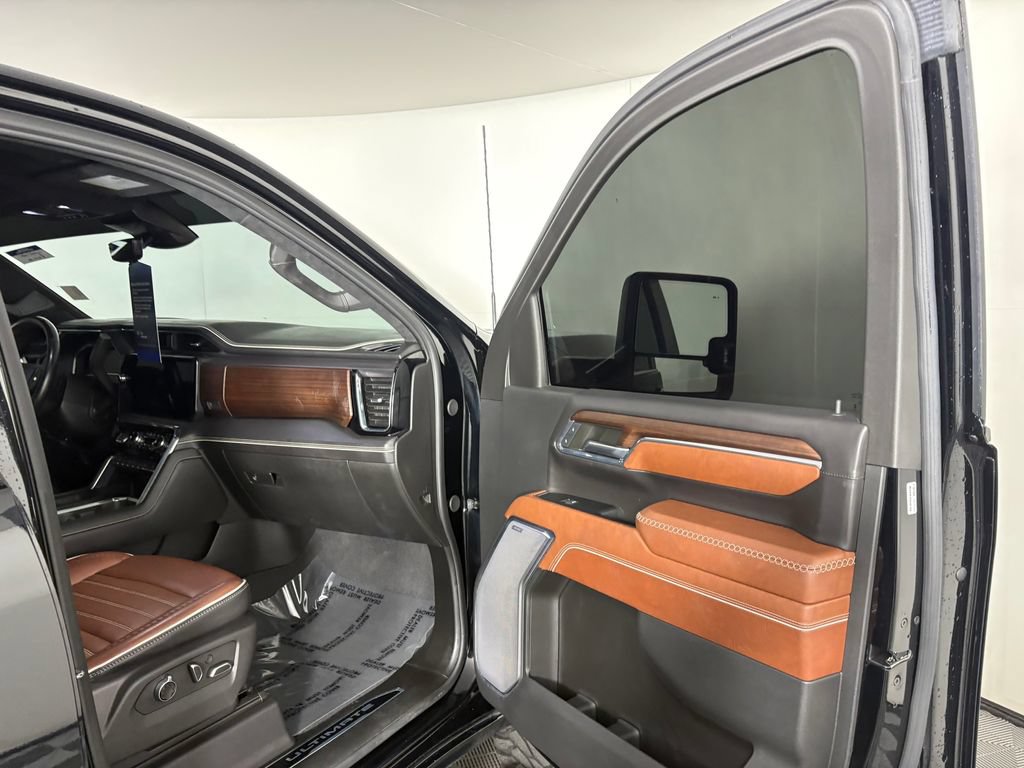 Used 2024 GMC Sierra 3500 Denali Ultimate AWD/4WD image 36