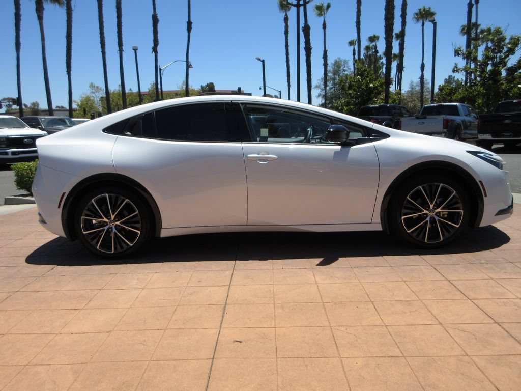 Used 2026 Toyota Prius Limited w/ Limited Premium Package FWD image 5