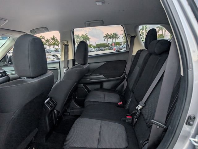 Used 2019 Mitsubishi Outlander ES image 7