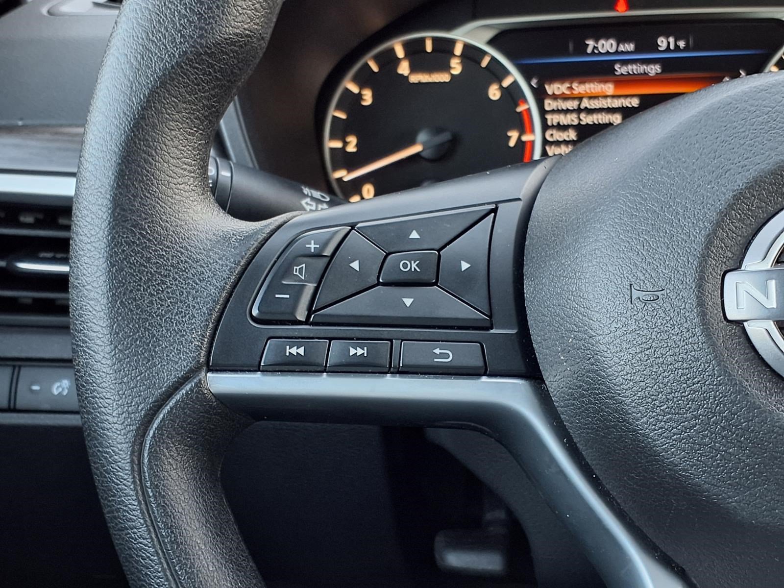 Used 2025 Nissan Altima 2.5 SV FWD image 21
