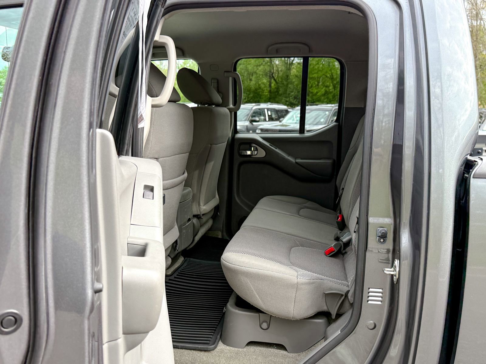 Used 2018 Nissan Frontier SV w/ Value Truck Package AWD/4WD image 18