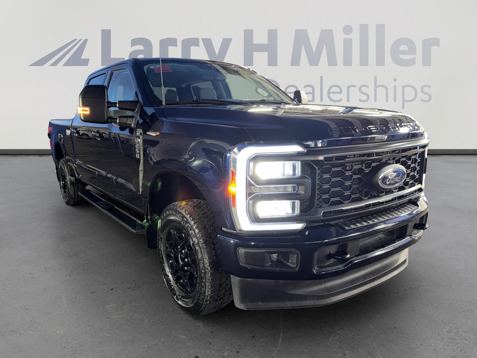 Certified 2024 Ford F250 XLT w/ XLT Premium Package AWD/4WD image 7