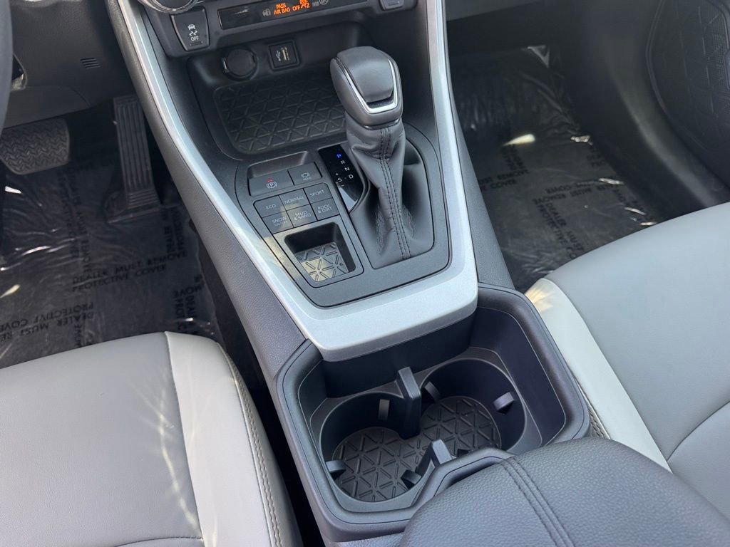 Used 2025 Toyota RAV4 XLE Premium AWD/4WD image 25