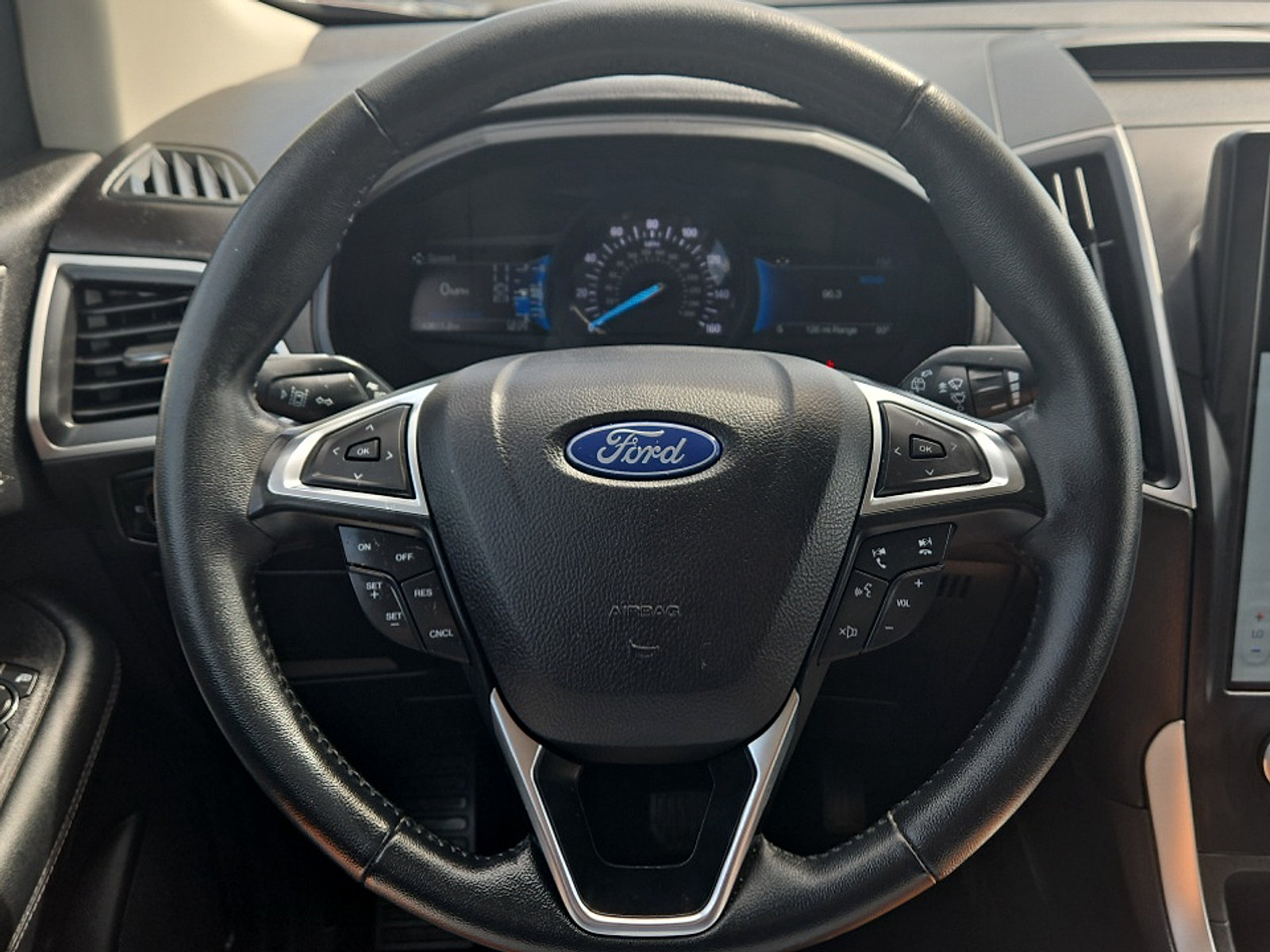 Certified 2024 Ford Edge SEL w/ Convenience Package AWD/4WD image 12