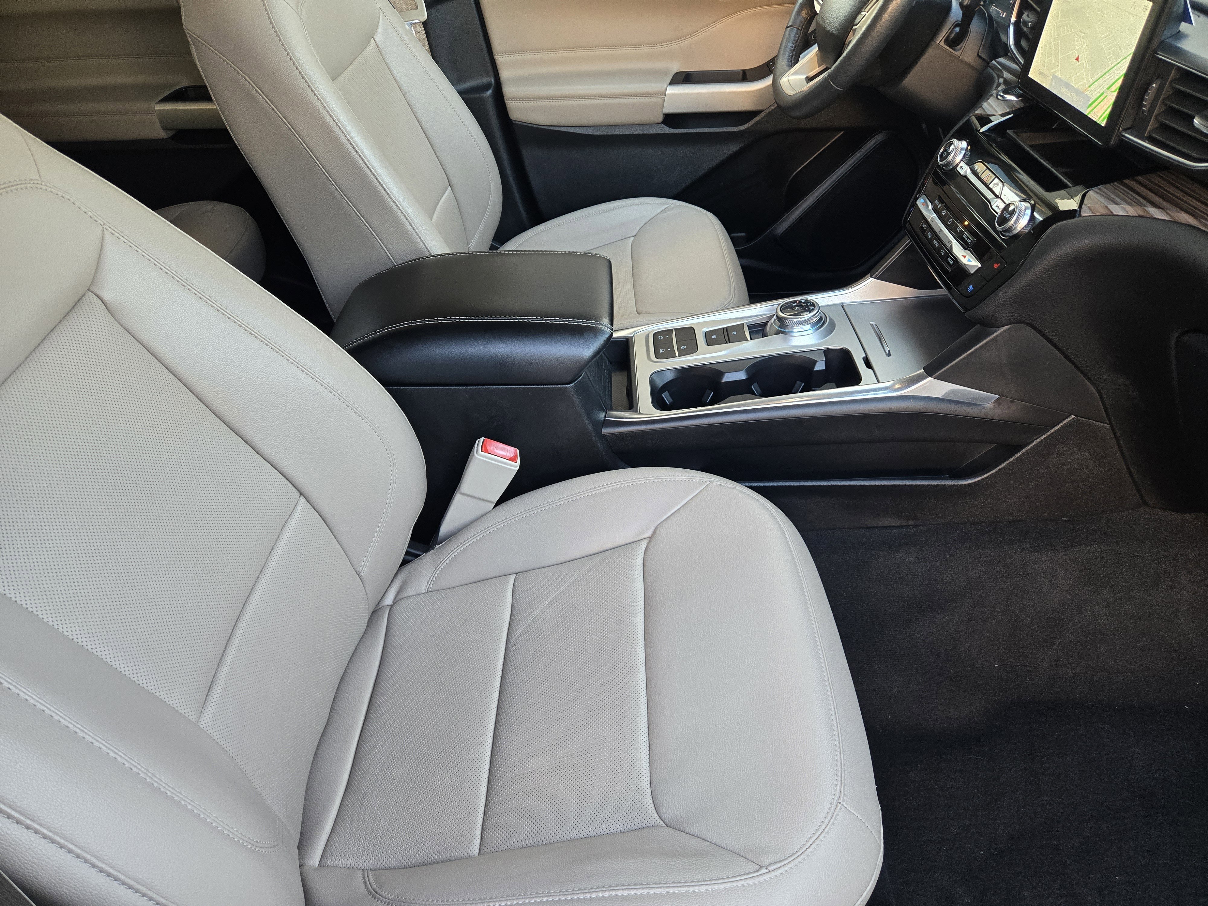 Certified 2022 Ford Explorer Limited w/ Equipment Group 301A image 10