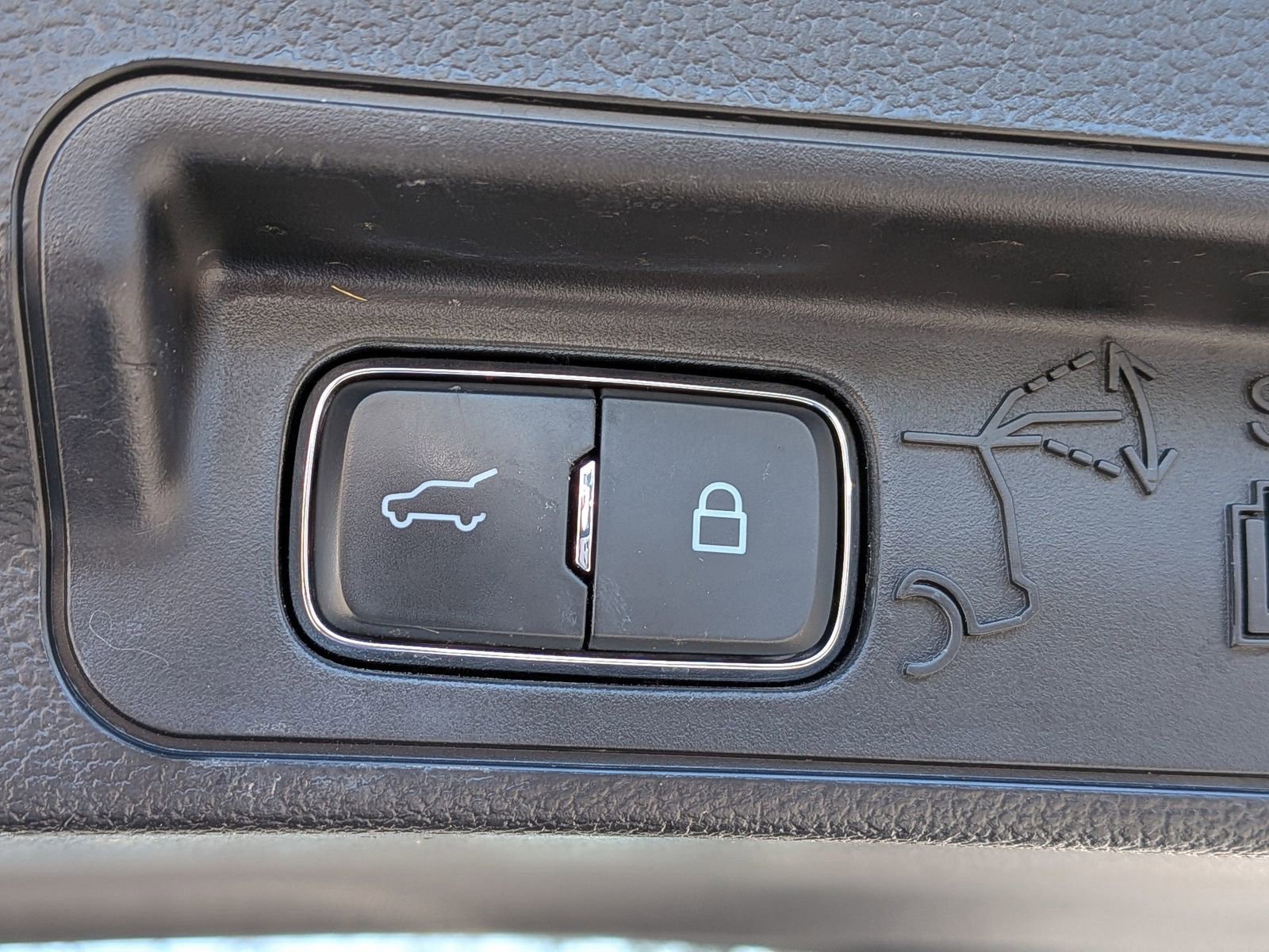 Certified 2023 Ford Explorer Limited w/ Equipment Group 301A image 16