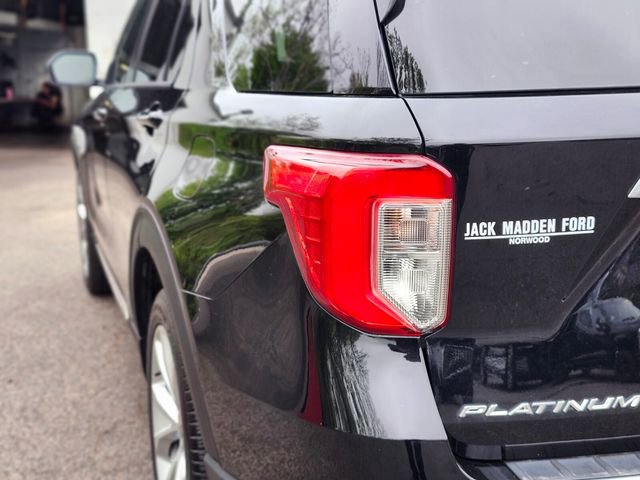 Certified 2022 Ford Explorer Platinum w/ Equipment Group 601A AWD/4WD image 9