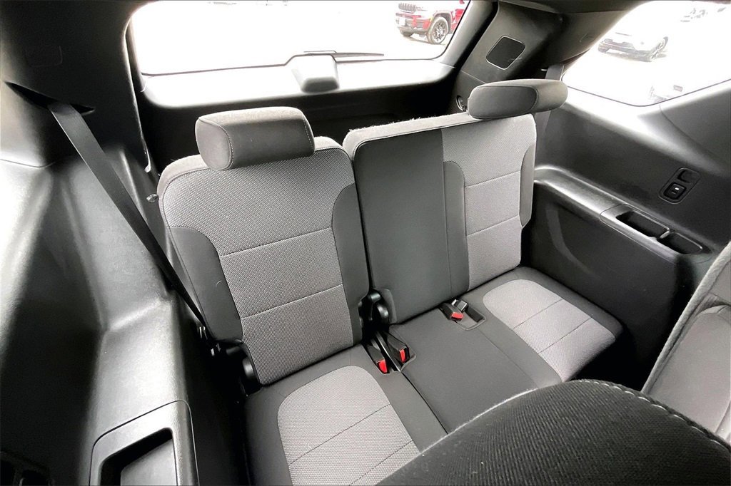 Used 2023 Chevrolet Traverse LT image 36