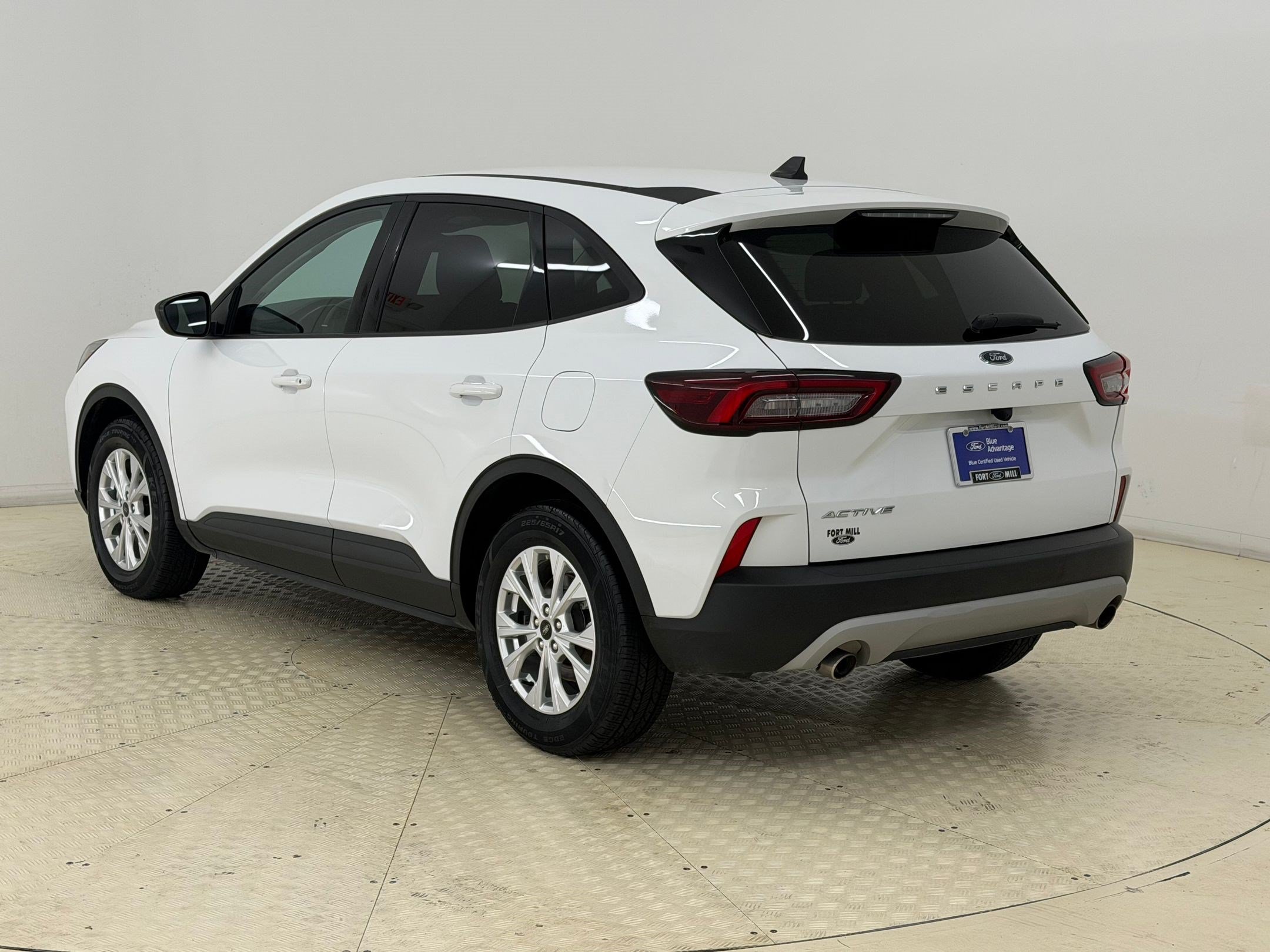Certified 2025 Ford Escape Active FWD image 3