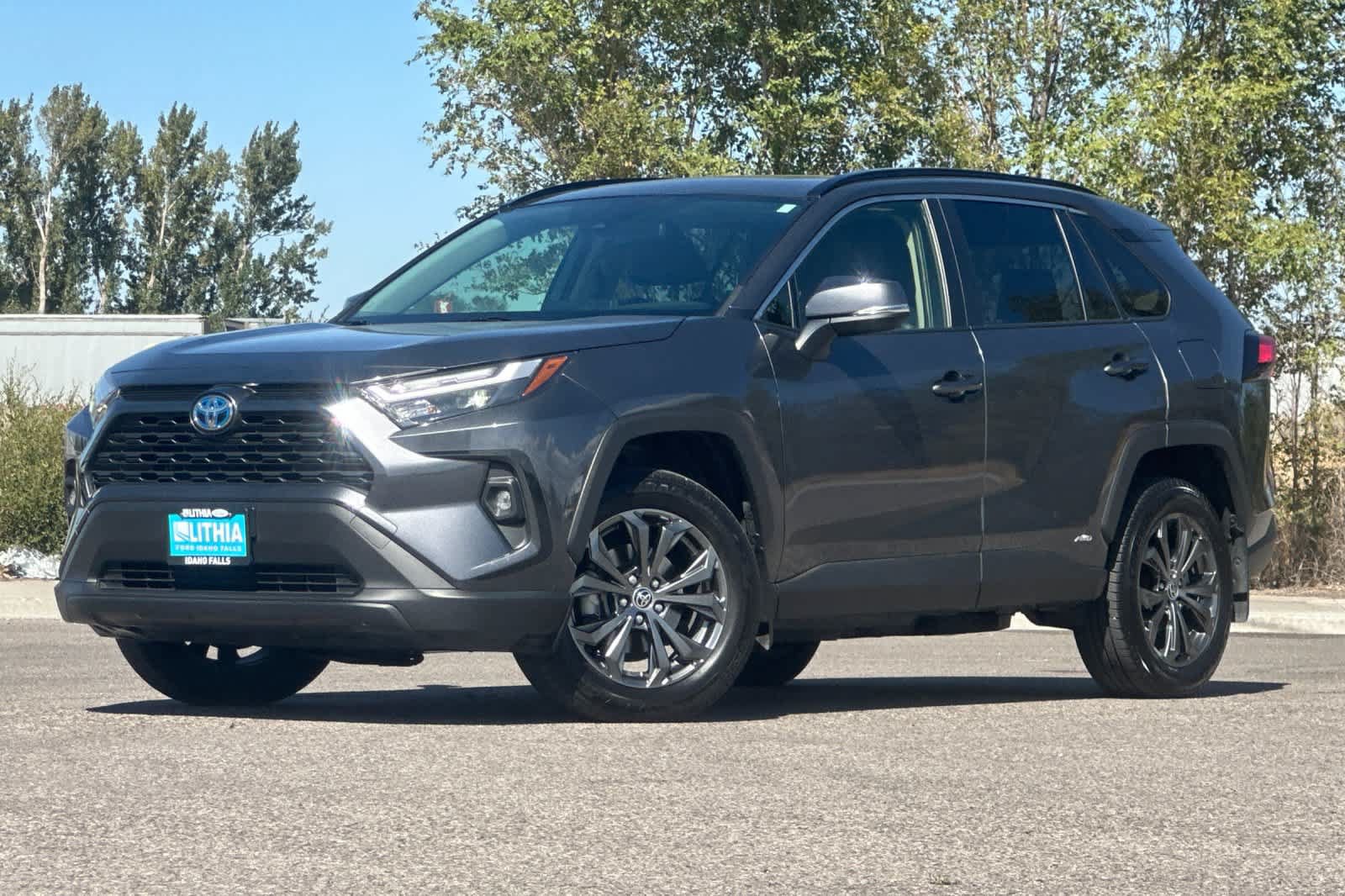 Used 2022 Toyota RAV4 XLE Premium AWD/4WD image 1