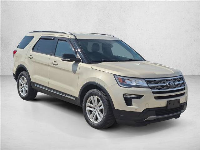 Certified 2018 Ford Explorer XLT w/ Equipment Group 202A AWD/4WD image 3