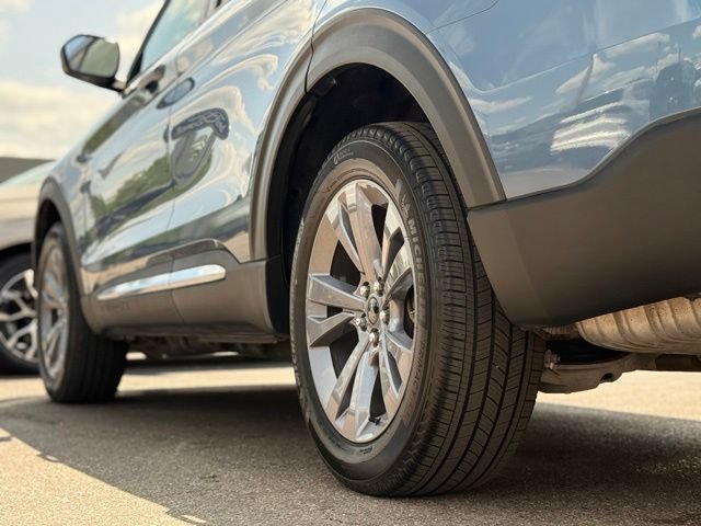 Certified 2025 Ford Explorer Active w/ Active Comfort Package AWD/4WD image 41