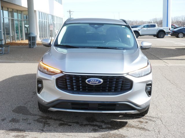 Certified 2024 Ford Escape Platinum AWD/4WD image 2