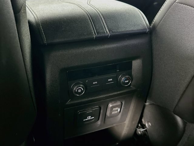 Used 2023 Chevrolet Traverse LT w/ LT Premium Package AWD/4WD image 36