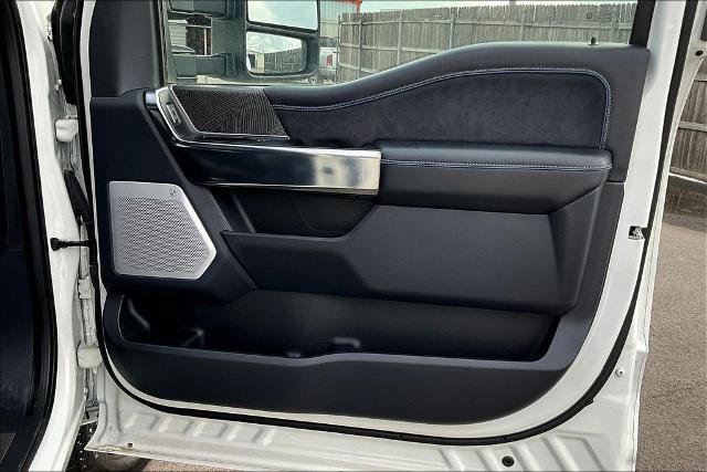 Certified 2025 Ford F350 Platinum w/ FX4 Off-Road Package image 19