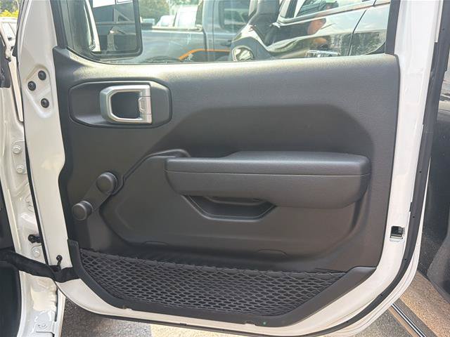 Used 2022 Jeep Wrangler Sport AWD/4WD image 19
