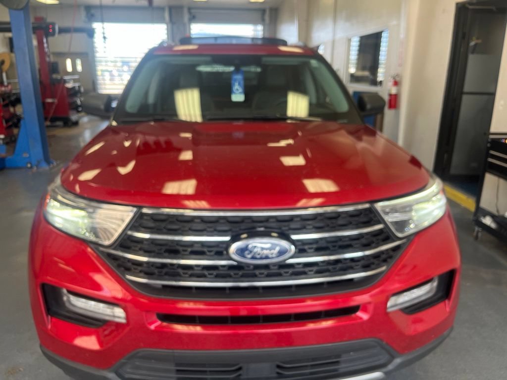 Certified 2021 Ford Explorer XLT w/ Equipment Group 202A AWD/4WD image 14