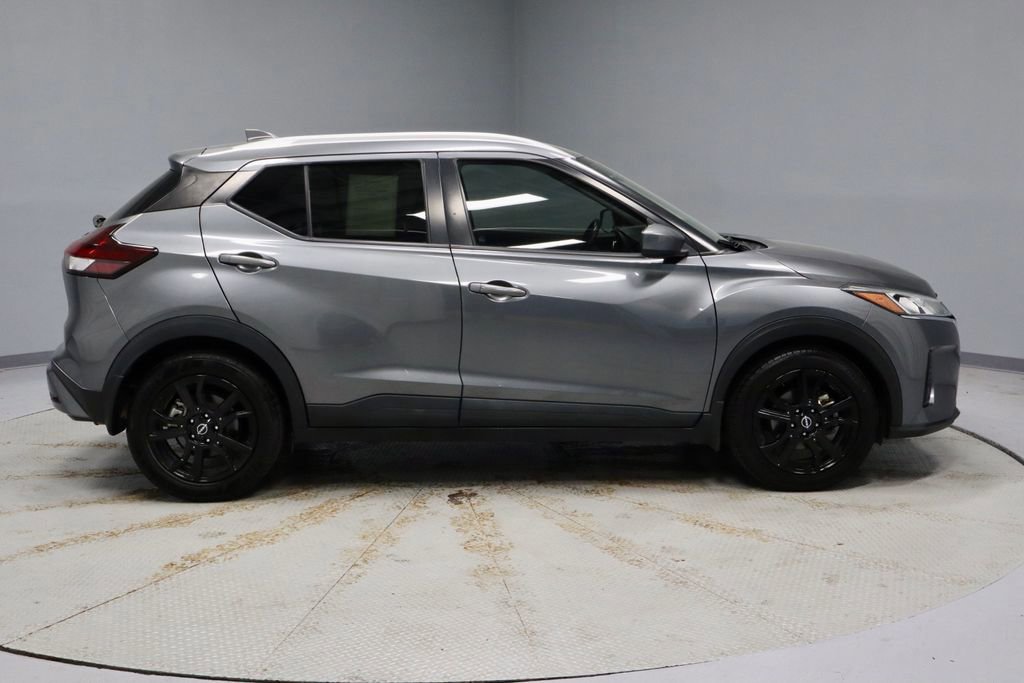 Used 2022 Nissan Kicks SV image 7