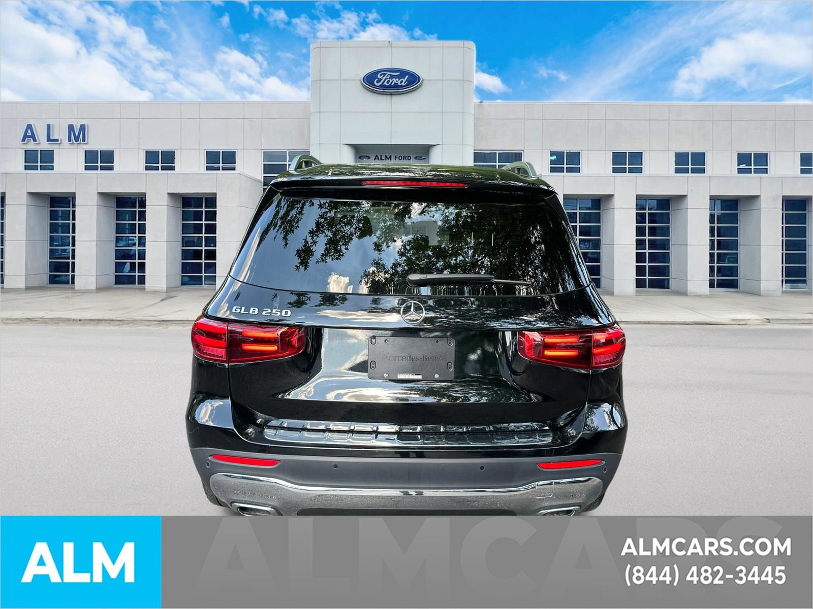 Used 2025 Mercedes-Benz GLB 250 image 6