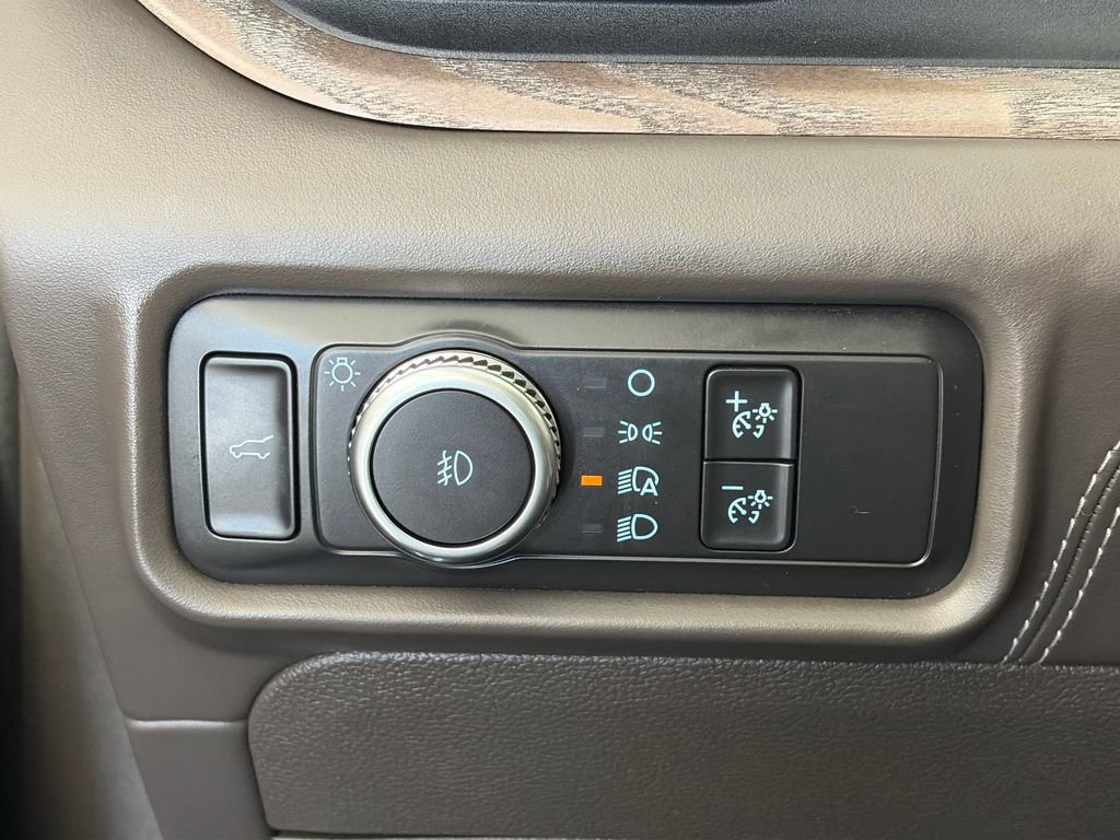 Certified 2021 Ford Explorer Platinum w/ Equipment Group 601A image 24