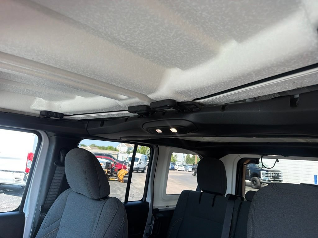 Used 2024 Jeep Wrangler Unlimited w/ Convenience Group AWD/4WD image 32