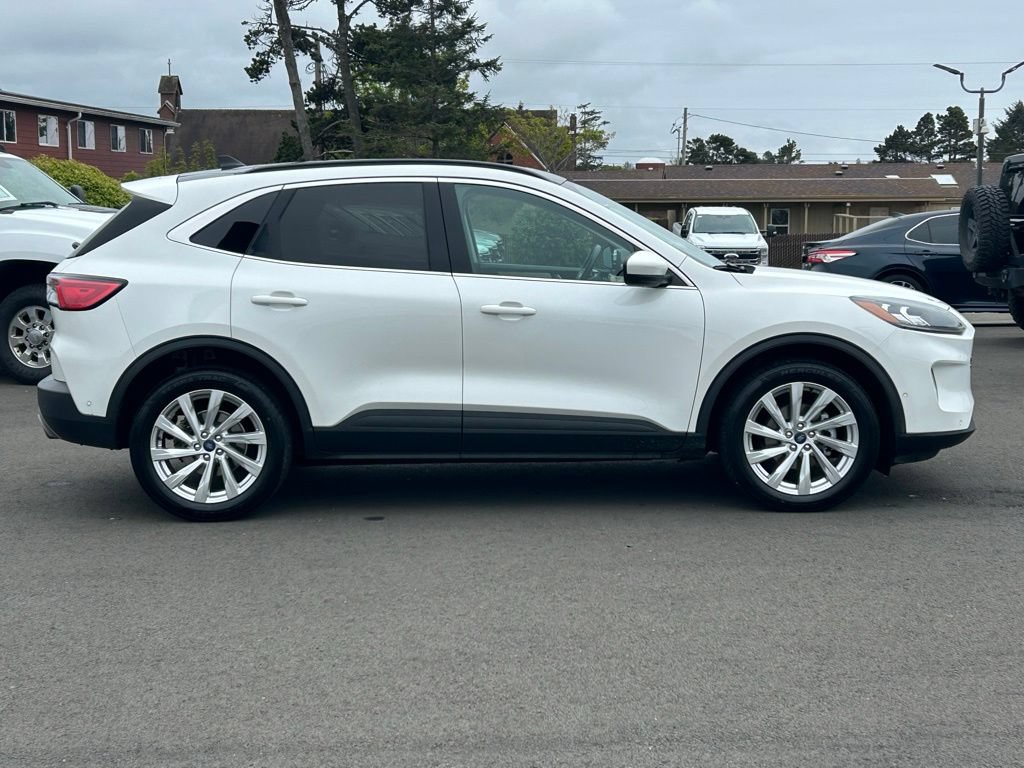 Certified 2022 Ford Escape Titanium w/ Titanium Elite Package AWD/4WD image 5
