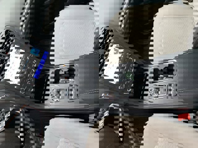 Certified 2019 Ford Fusion SE w/ Equipment Group 151A image 17