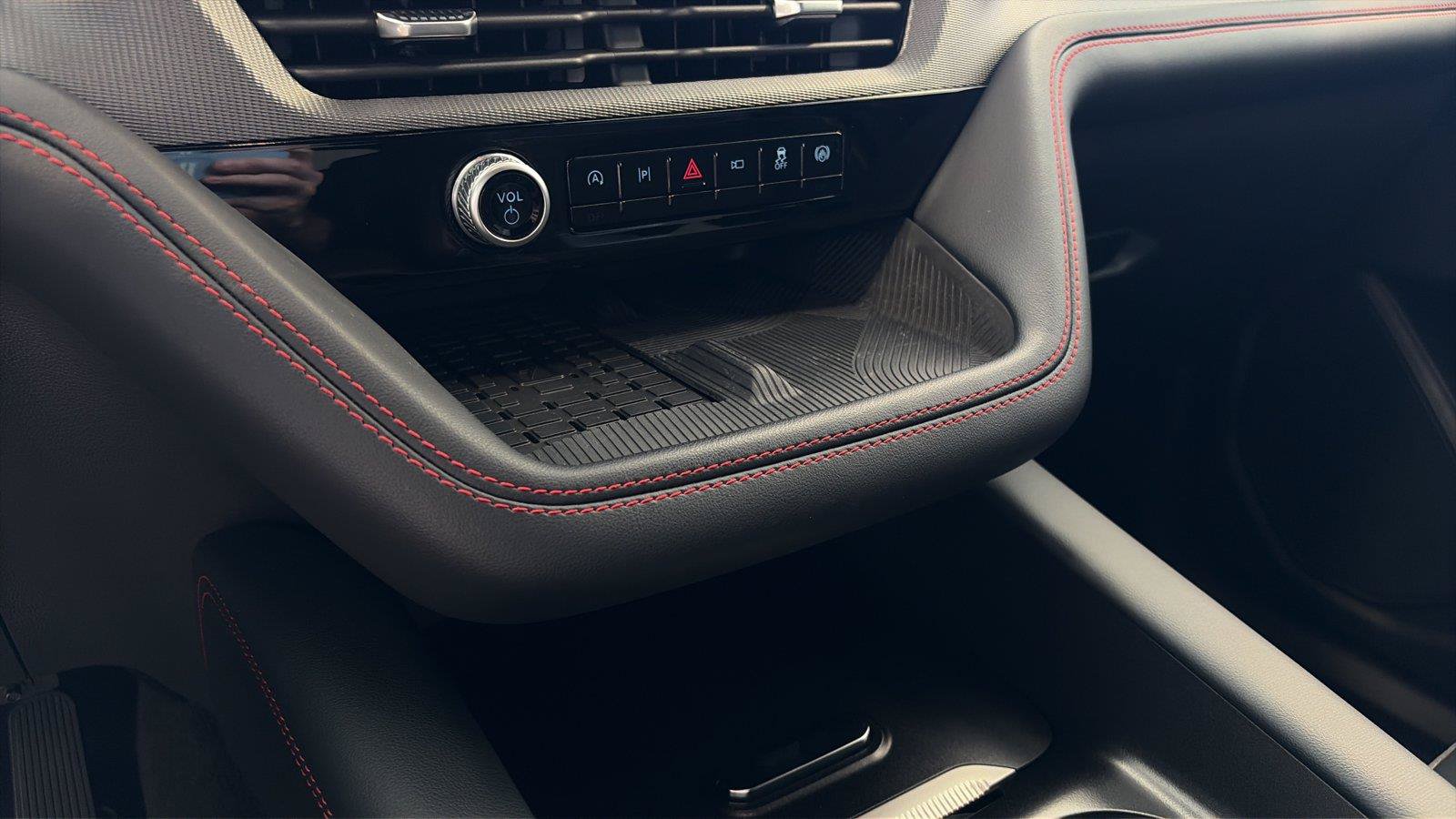 Certified 2025 Ford Explorer ST AWD/4WD image 28
