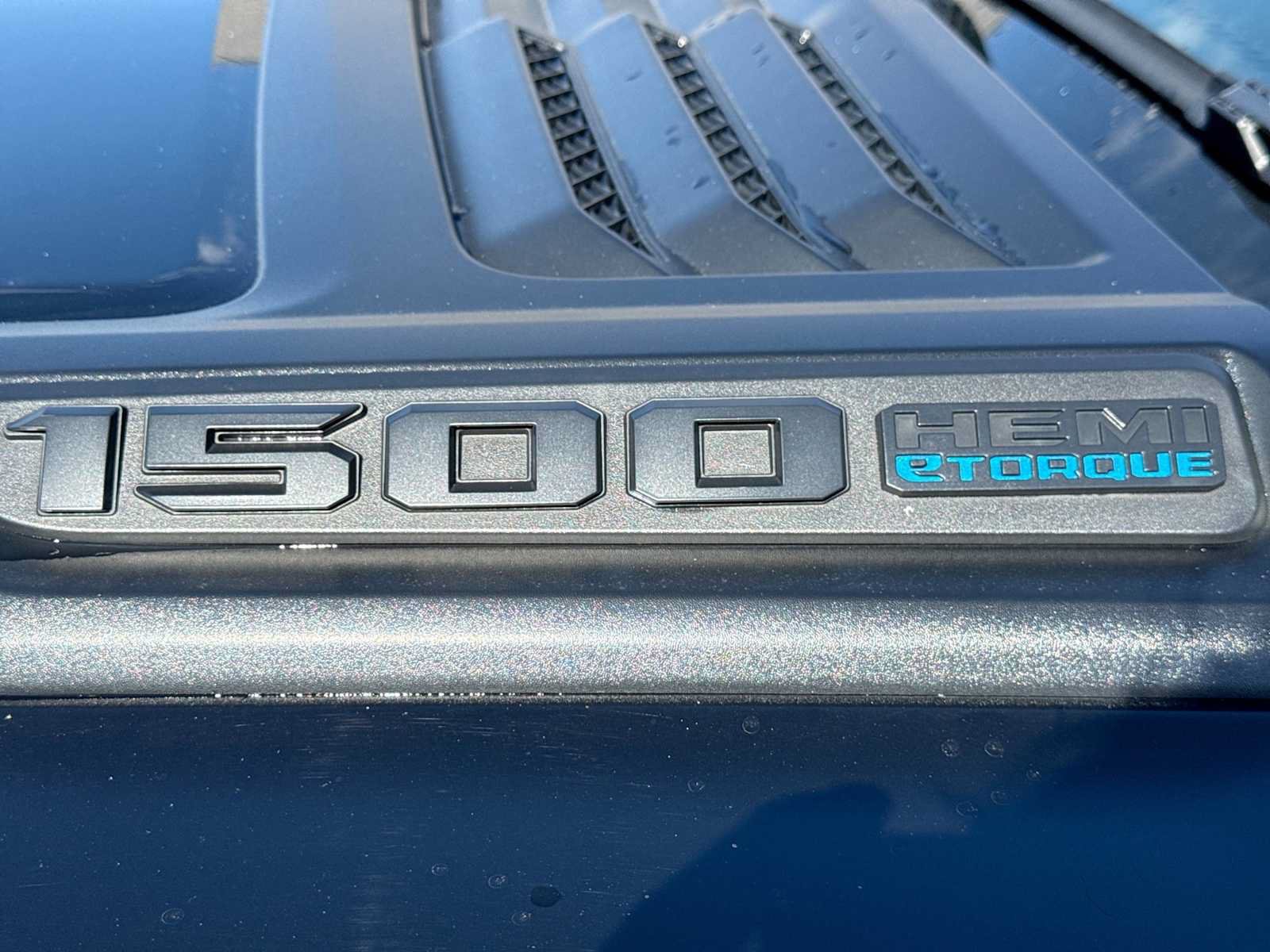 Used 2024 RAM 1500 Laramie AWD/4WD image 12
