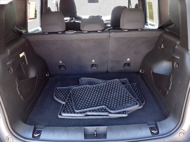 Used 2023 Jeep Renegade Latitude AWD/4WD image 8